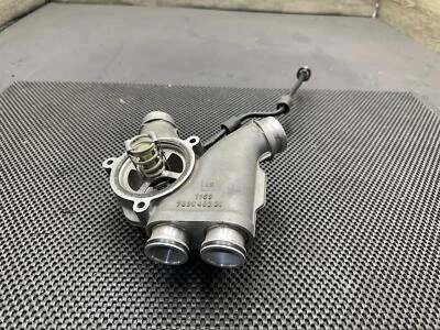 Carcasa termostato BMW M3 2010 Foto 1 de 2