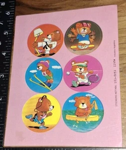 Pegatinas vintage, oso de peluche deportes rosa, círculo, RARO, 1 hoja, (STKZ4) - Imagen 1 de 3