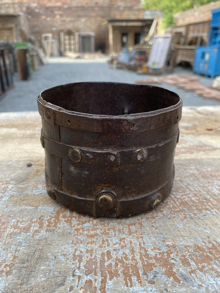 antigo vaso de grãos antigo de ferro esculpido à mão em latão trabalho lindo - Imagem 1 de 4