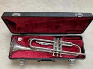 YAMAHA Trumpet YTR1310 YTR-1310 With Case good condition - Picture 1 of 10