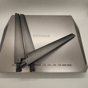 Netgear Nighthawk AC1900 Smart WiFi Router, Model R7000 - Picture 1 of 9