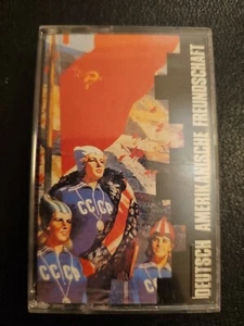 DEUTSCH AMERIKANISCHE FREUNDSCAFT Die Kleinen Und Die Bosen Cassette Tape 1980 - Picture 1 of 4