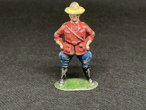 Canadian Mounted Policeman On Foot By Benbros (Yellow 933) - Picture 1 of 7