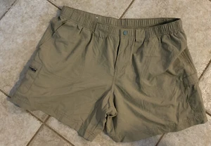 Columbia Women's Size L Tan Nylon Cargo Shorts - Picture 1 of 9