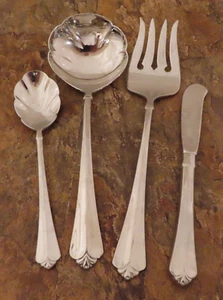 Oneida Juilliard Cube Set of 4 Serving Pieces Gravy Stainless Flatware Lot Q - Picture 1 of 5
