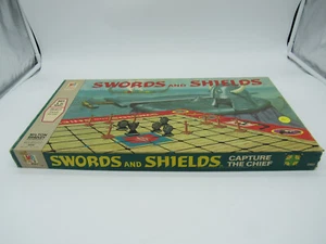 Swords and Shields Capture the Chief Board Game Milton Bradley Vintage 4006 - Bild 1 von 9