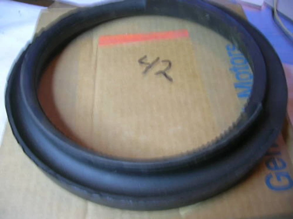 Oldsmobile Delta 88 1986 1987 aislador de resorte superior Foto 1 de 1