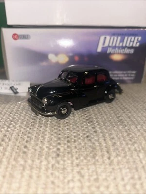 Brooklin Models 1/43 Scale IPV17 - 1952 Morris Minor Cheshire Constabulary - Image 1 of 4