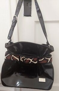 Beijo Couture Black Patent Leather Shoulder Bucket Bag with Faux Fur Belt