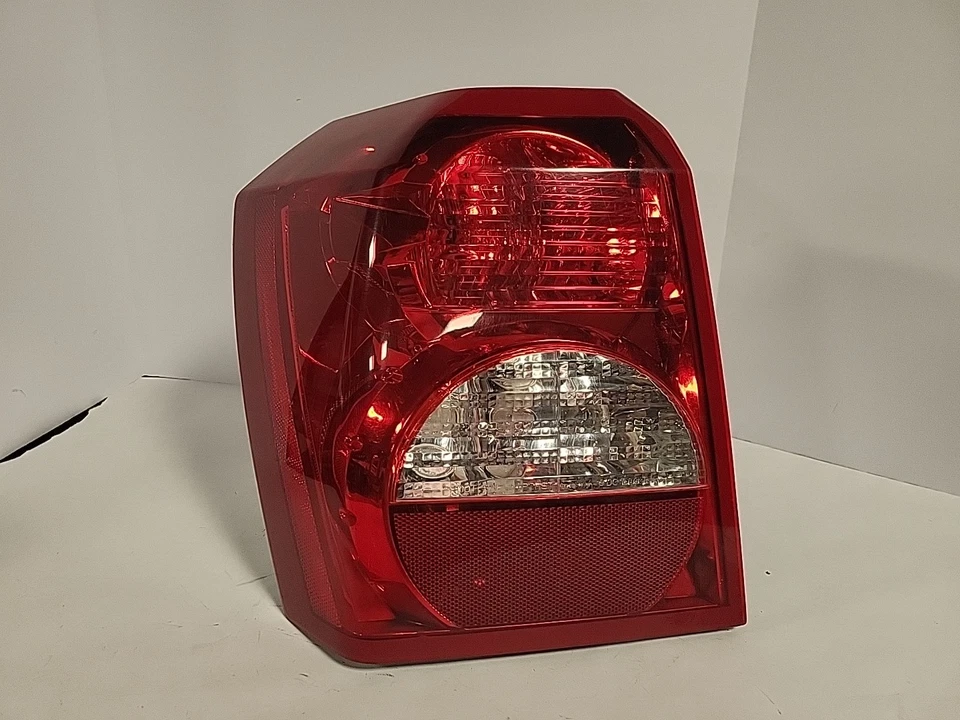 2008 2009 2010 2011 2012 Dodge Caliber Driver LH Tail Light OEM. LL2 Foto 1 de 4