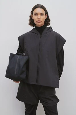 Jaqueta casaco com capuz The Row US$ 2.250 outono 2023 Ledan preta acolchoada concha P nova com etiquetas - Imagem 1 de 4