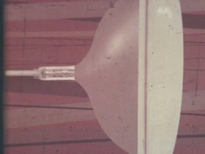 Film 35 mm documentaire : Philips  le Tube Cathodique de Télévision - Afbeelding 1 van 20