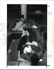 1990 Press Photo 25 Some Of The 25 Were Sleeping On Thin Pallets Atop