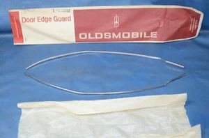 NOS 1971-1977 Oldsmobile Toronado Door Edge Guard Set Protector OEM Olds 983261 - Bild 1 von 7