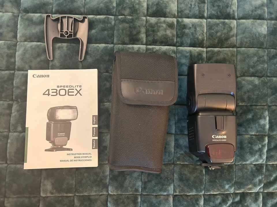 Canon Speedlite 430ex With Case, Manual,  and Mini Stand - Image 1 of 4