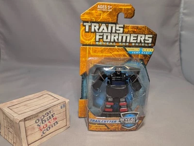 New Transformers Reveal the Shield Trailcutter / Trailbreaker Figure Legends - Image 1 of 4