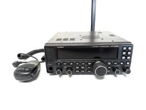YAESU FT-450D Ham Radio Transceiver HF/50MHz With MH-31 Microphone - Zdjęcie 1 z 6