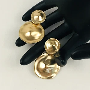 Clip On Earrings Chunky Round Muted Gold Tone Hammered Look Danglers Vintage - Picture 1 of 6