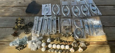 Gran Lote De Manijas De Gabinete Tira Perillas Mayormente Nuevas Unas Más Antiguas Usadas Foto 1 de 4