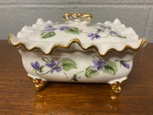 Vintage Porzellan Veilchen lila Blumen Gold Rüsche Deckel Fuß Schmuck Schale - Bild 1 von 12