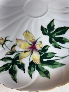 PLACA DE DISERTO PINTADA A MANO CHINA UCAGCO VINTAGE DE JAPÓN 8 EN DIA. LLANTA DORADA - Imagen 1 de 7