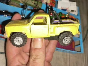 Maisto 25020 Truck Legend O 1:43 Chevy 4x4 Step Side Pickup Yellow MOC 1994 - Picture 1 of 5
