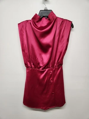 Mono corto de satén magenta Karlie para mujer, talla pequeña. Manga corta, cuello alto Foto 1 de 4