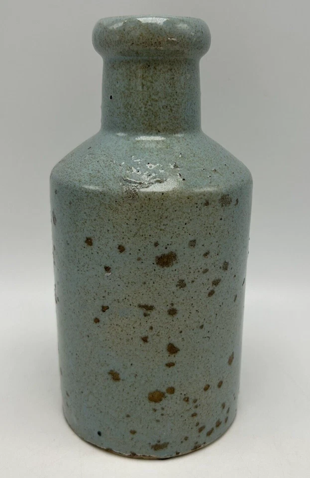 Jarrón de cerámica Dimond Home botella de leche azul gris Vietnam 7,5" x 4" marcado Foto 1 de 4