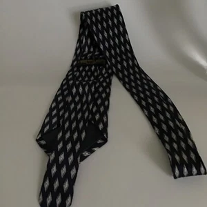  UMBERTO BOSSI Roma * Milano Silk Tie Navy Geometric  - Picture 1 of 3