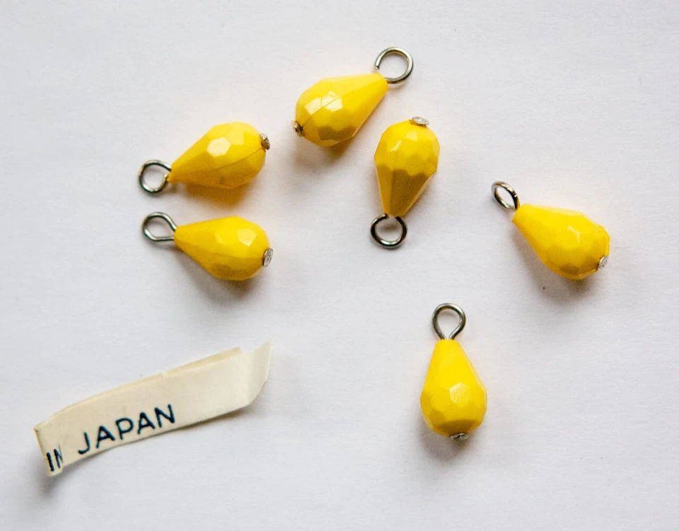 Lágrima acrílica facetada amarilla opaca vintage con lazo plateado Japón drp095B Foto 1 de 1