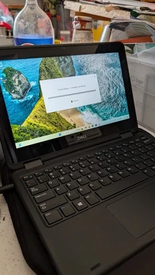 Dell Latitude 3190 | 2 en 1 | 8 GB 120 GB | Intel Pentium Silver N5000 @1,10 GHz Foto 1 de 4