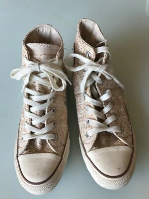 匡威女鞋 8 码闪亮印花鞋 — 第 1/4 张图片