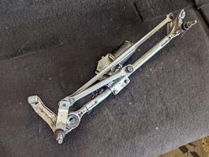 2005-2012 BMW E90 E91 3-SERIES FRONT WIPER MOTOR & LINKAGE 404.960 6978264 - Picture 1 of 9