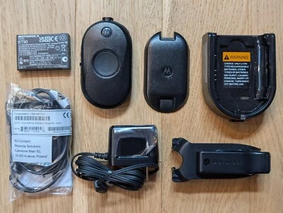 Motorola CLP1010e UHF 1 Watt 1 Channel Analog Business Two-way radio - Image 1 of 4