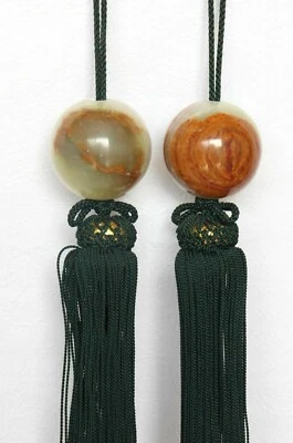 Pergamino colgante japonés peso piedra verde marrón blanco borla verde fuchin de colección  Foto 1 de 4