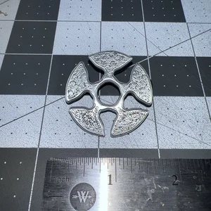 SIDESHOW COLLECTIBLES COURT OF THE DEAD EXCLUSIVE SIGNET OF FLESH SKULL PIN NEW - Picture 1 of 3