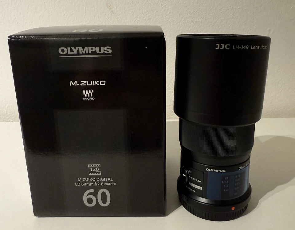 Olympus M.Zuiko Digital ED EM-M6028 60-60 mm F/2.8 ED Objektiv - Bild 1 von 4