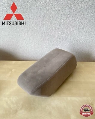 00-04 Mitsubishi Montero Sport SUV Front Center ARMREST Cushion Lid Tan Brown - Image 1 of 4