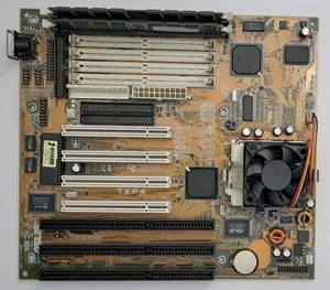 ASUS TXP4 Sockel 7 ATX/AT ISA retro Mainboard + IBM 6x86MX PR233 + 64MB RAM - Afbeelding 1 van 4