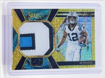 DJ MOORE 2018 SELECT PATCH GOLD PRIZM PANTHERS 10/10 Q5540 - Image 1 of 2