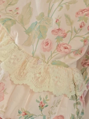 Vtg SPRINGMAID Twin Flat & Fitted Sheets Pink Flowers on PInk Field Ruffles Lace - Image 1 of 4