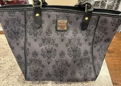 RARE Disney Dooney & Bourke Haunted Mansion Wallpaper Janie Purse Excellent Cond - Imagem 1 de 4