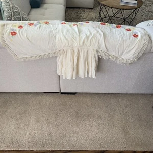 Cat & Jack Girls Size XL (14-16)  Tunic Blouse Shawl Sleeves Embroidered Flowers - Picture 1 of 16