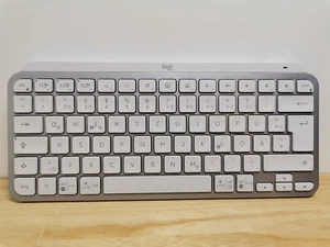 Tastatur - mini wireless - LOGITECH YR0084 - silber / weiß - 11786535 - Bild 1 von 3