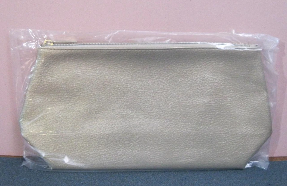 NUEVO Bolso de Viaje Cosmético Tarte Oro Guijarro Piel de Serpiente Cremallera Superior Maquillaje 2024 Foto 1 de 1