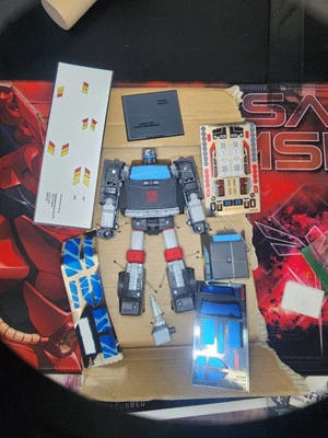 Transformers SELECTS Legacy AUTOBOTS STAND UNITED Trailbreaker ONLY NEW from SET - Image 1 of 2