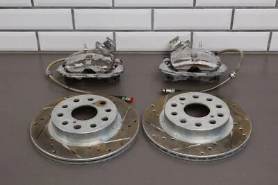 Par de rotores de pinzas de freno traseras izquierda y derecha 91 Toyota MR2 Turbo 92-95 MR2 no turbo Foto 1 de 4
