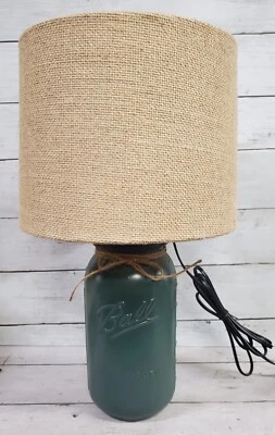 ¡NUEVO! Tarro de albañil lámpara cazador verde con pantalla de arpillera pintado a mano granja albergue Foto 1 de 4