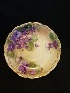 Vtg. Tressomann & Vogt Limoges Saucer w/Violets and Gold Accents, 5.5" Diameter - Picture 1 of 3