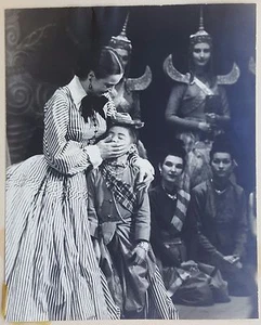 Original Signed Photograph by Yul Brynner of Patricia Morison in The King & I - Picture 1 of 11